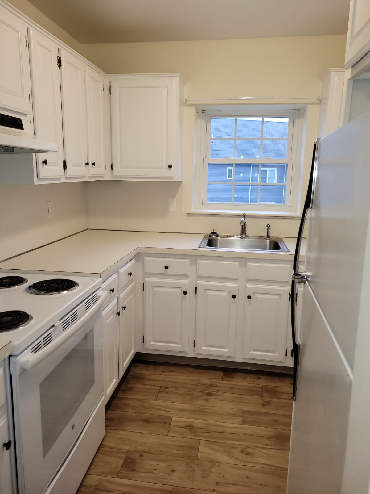 1 bed, 1 bath apartment for rent at 101 Farwell St Unit D, Newtonville — photo 2 of 18