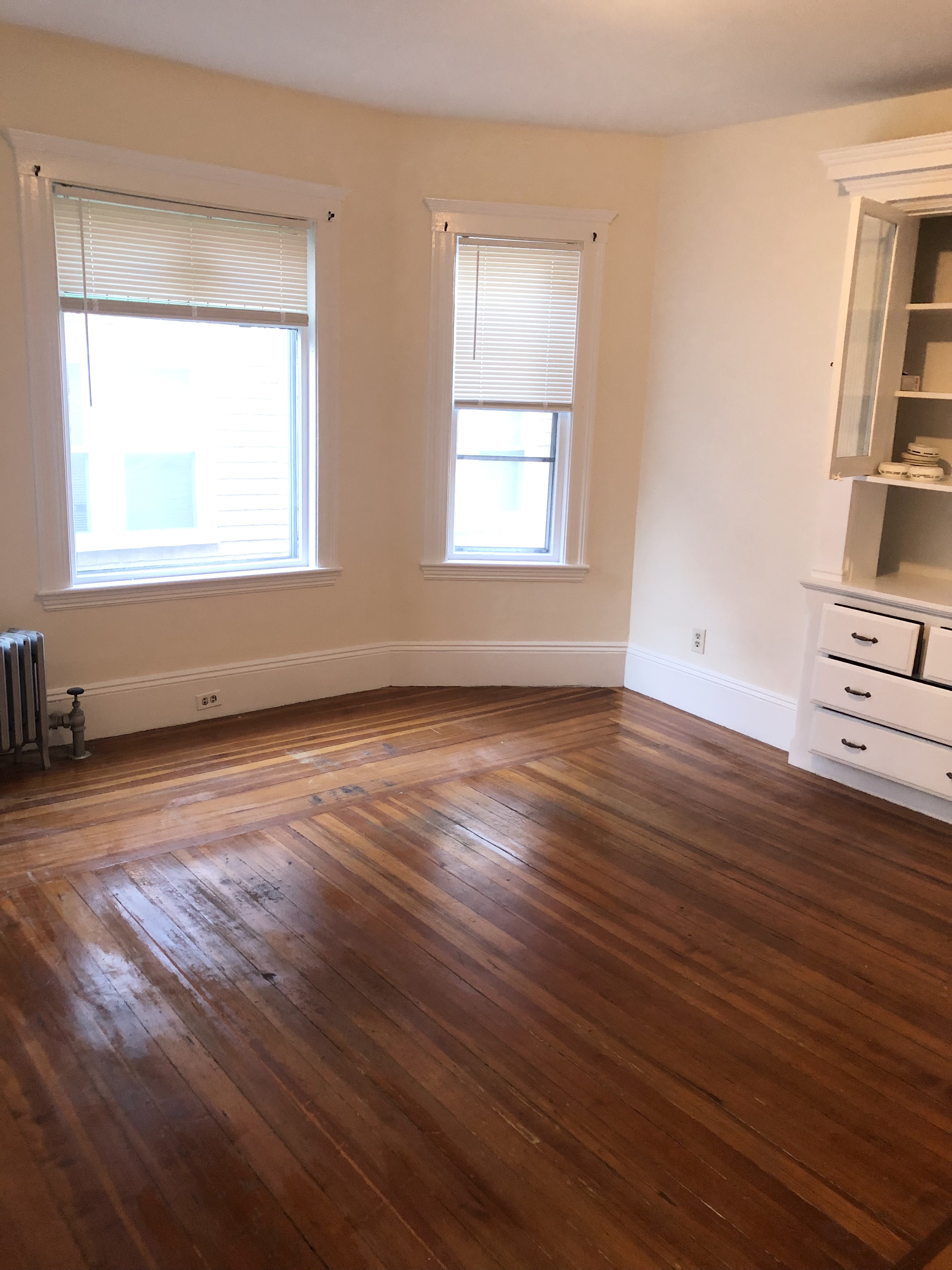 3 bed, 1 bath apartment for rent at 48 Langley Rd Unit 1, Brighton — photo 2 of 23
