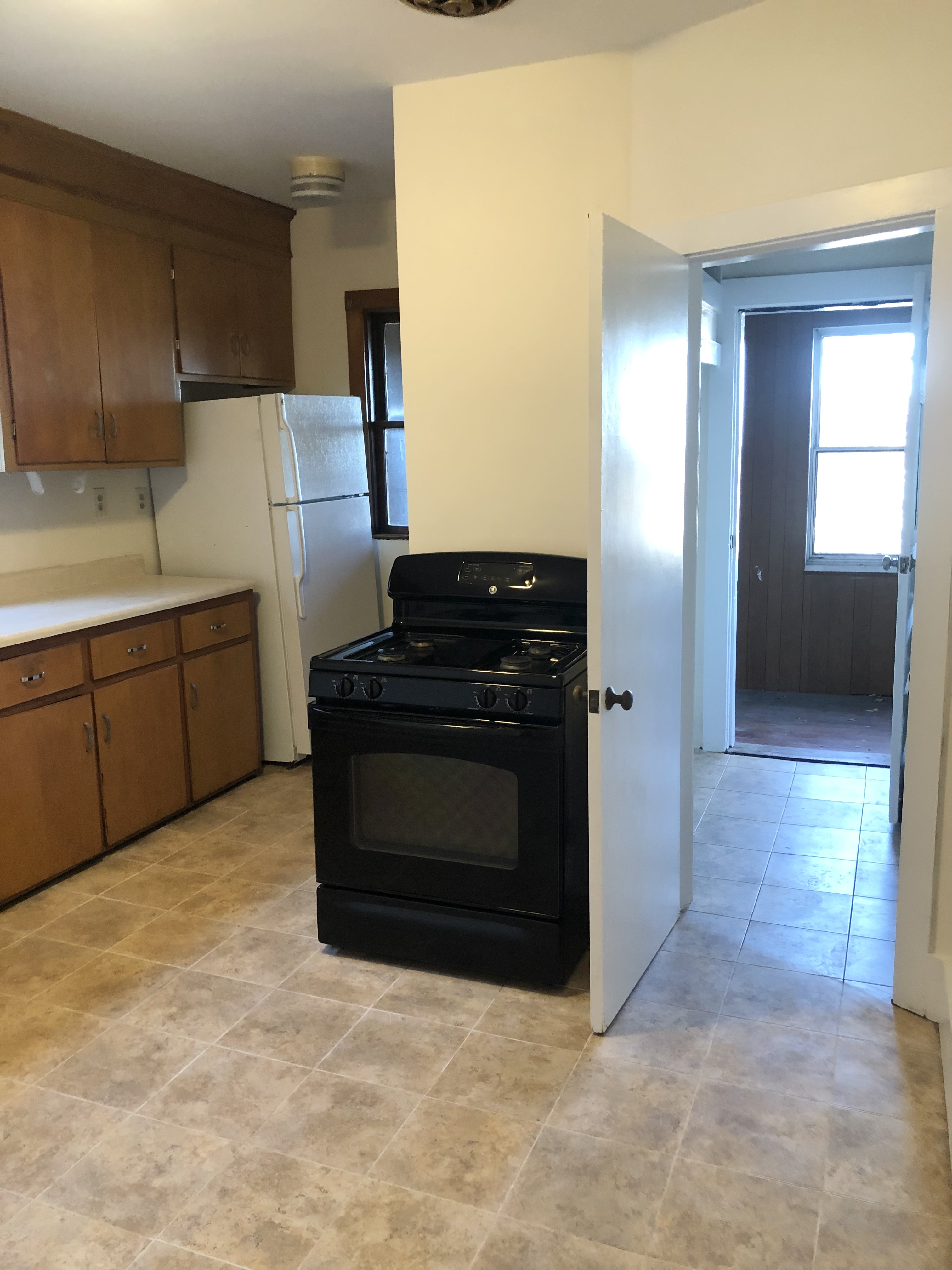 3 bed, 1 bath apartment for rent at 48 Langley Rd Unit 1, Brighton — photo 4 of 23