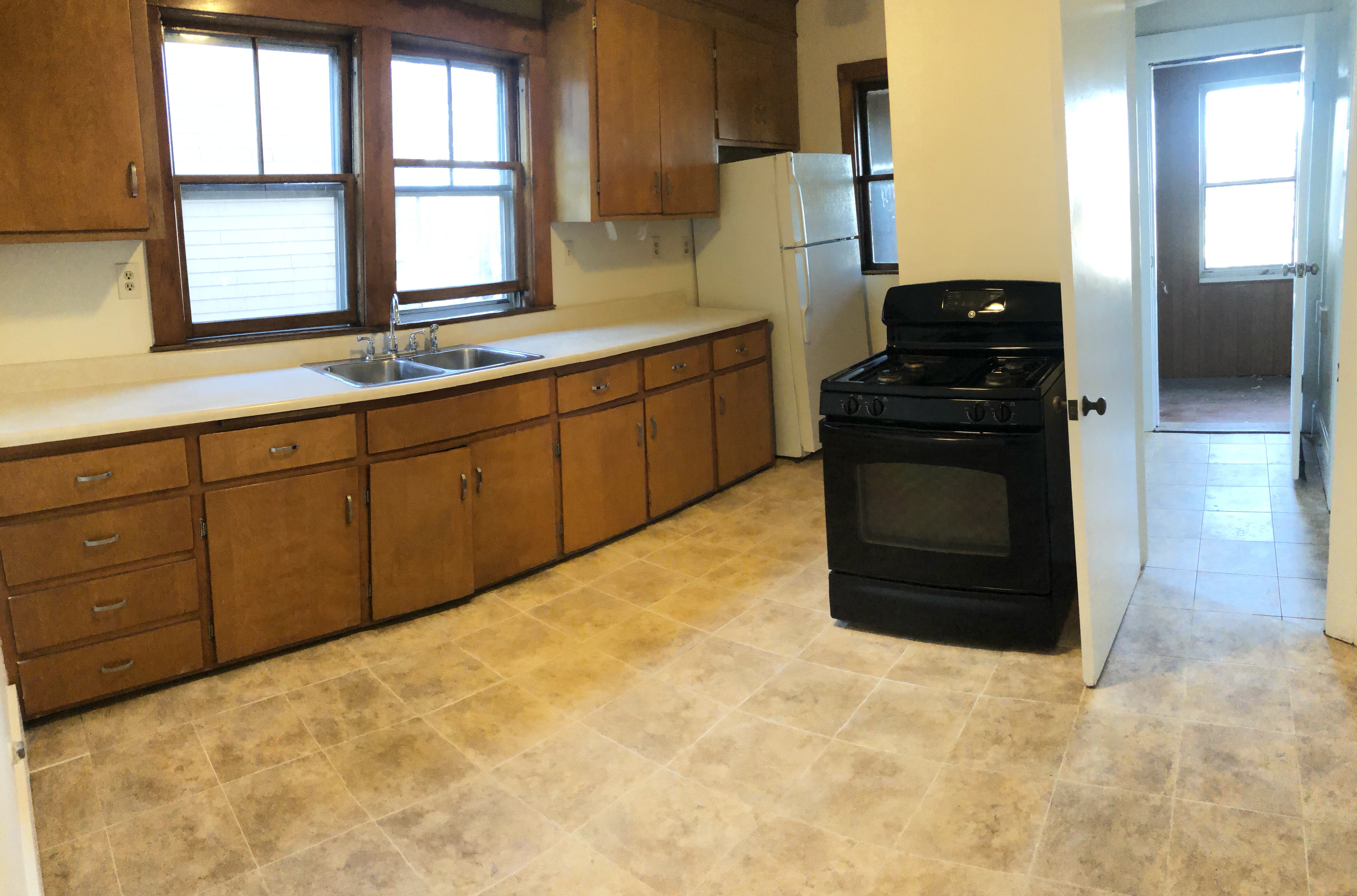 3 bed, 1 bath apartment for rent at 48 Langley Rd Unit 1, Brighton — photo 3 of 23