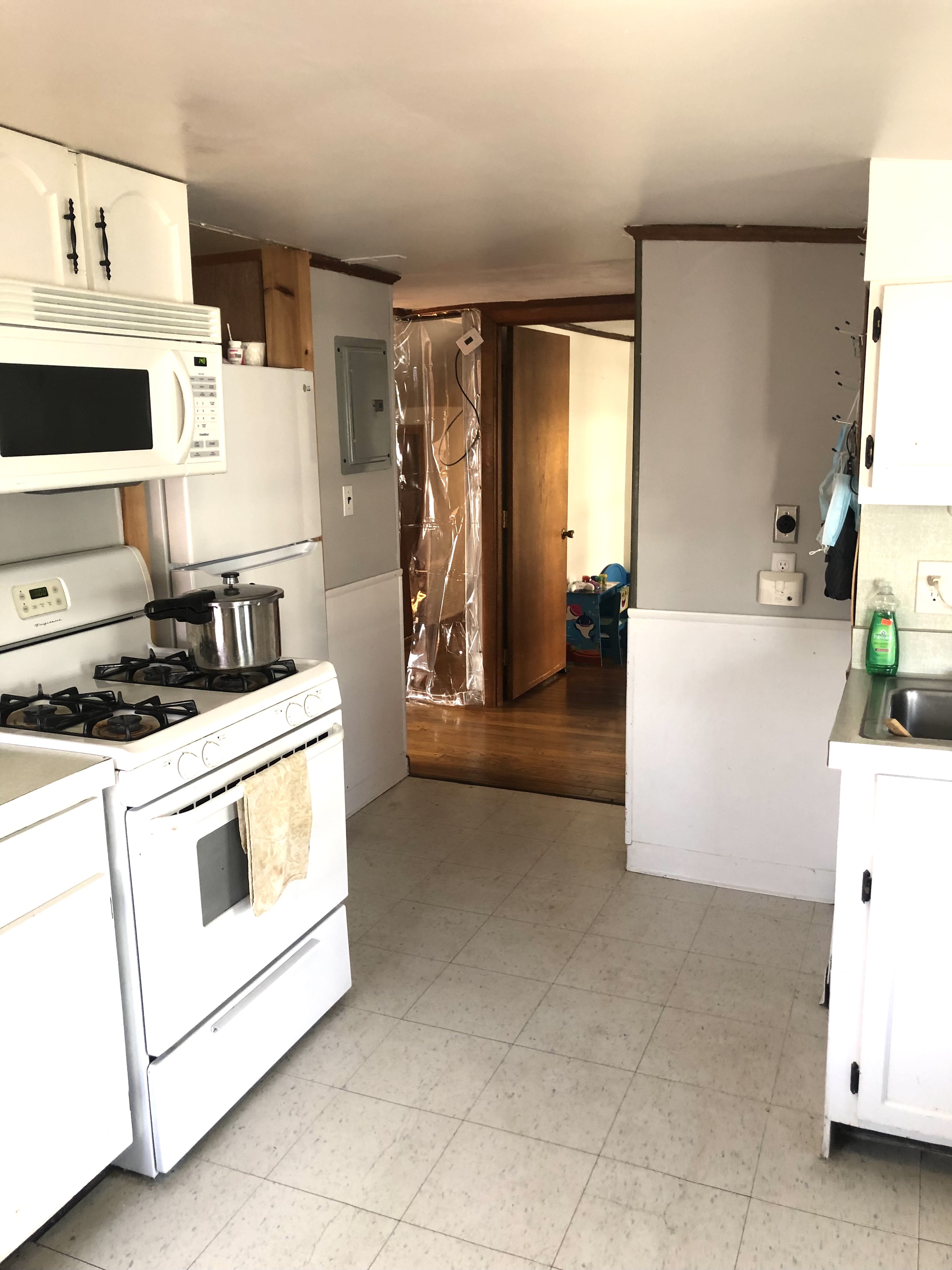 2 bed, 1 bath apartment for rent at 33 Purvis St Unit 3, Watertown — photo 6 of 18