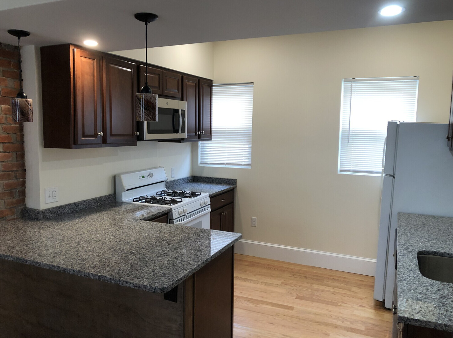 36 Brackett St, Oak Square