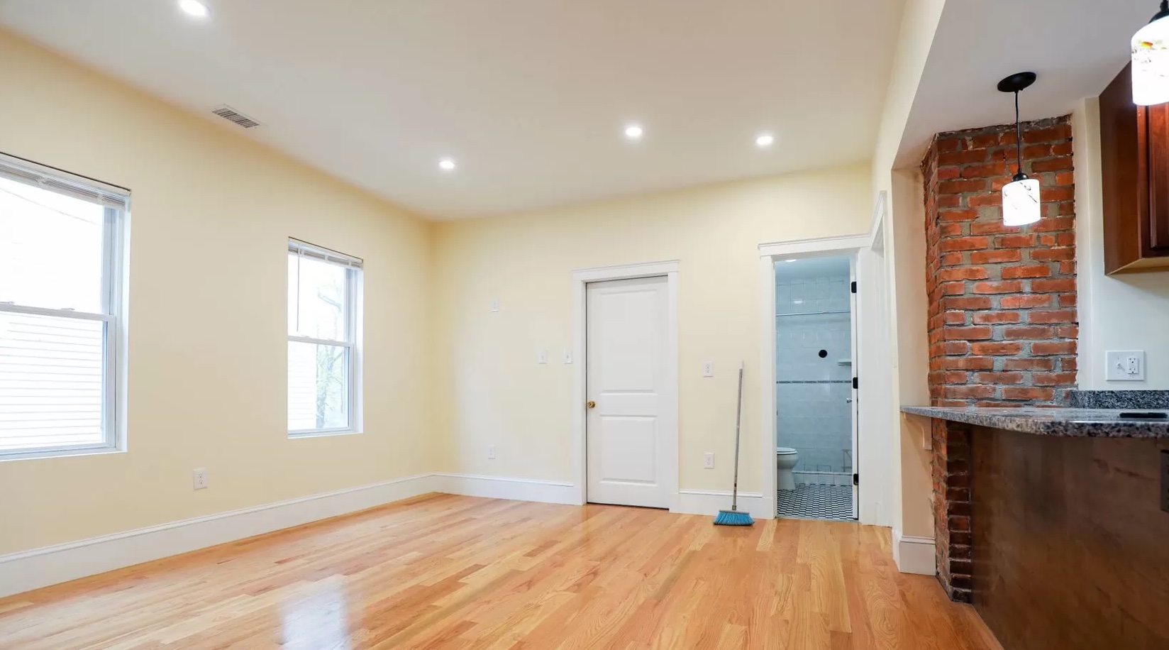 36 Brackett St, Oak Square