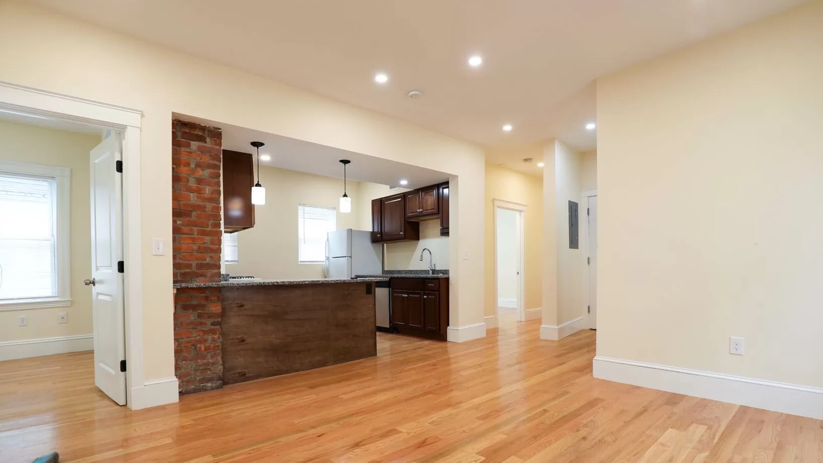 36 Brackett St, Oak Square