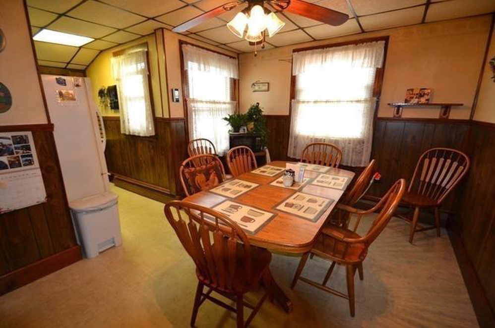 22 Grand View Ave, East Somerville