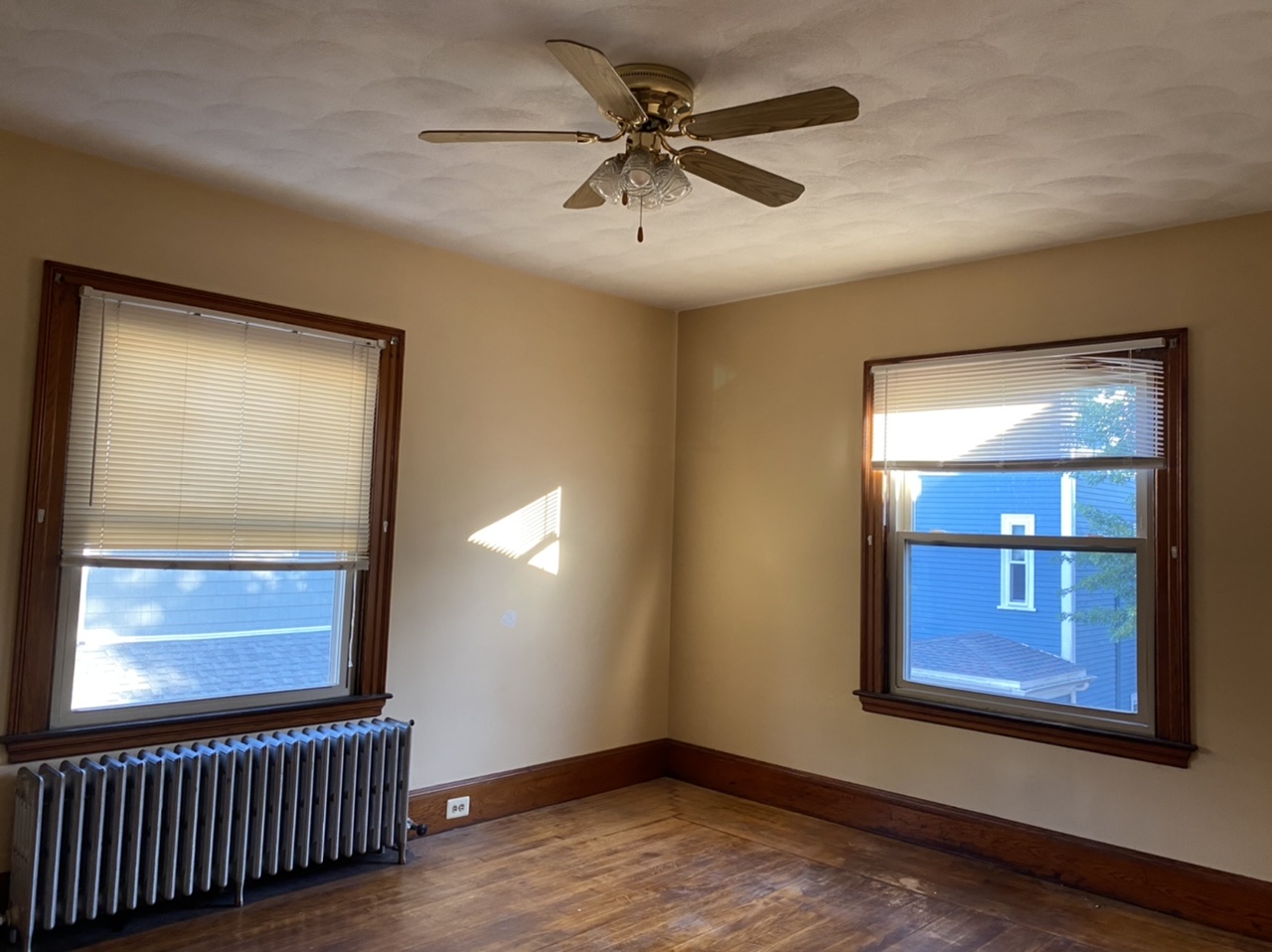 22 Grand View Ave, East Somerville