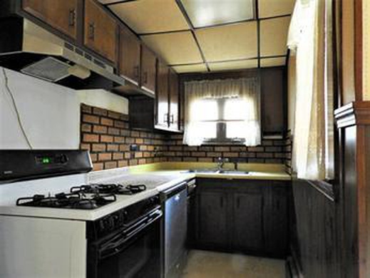 22 Grand View Ave, East Somerville