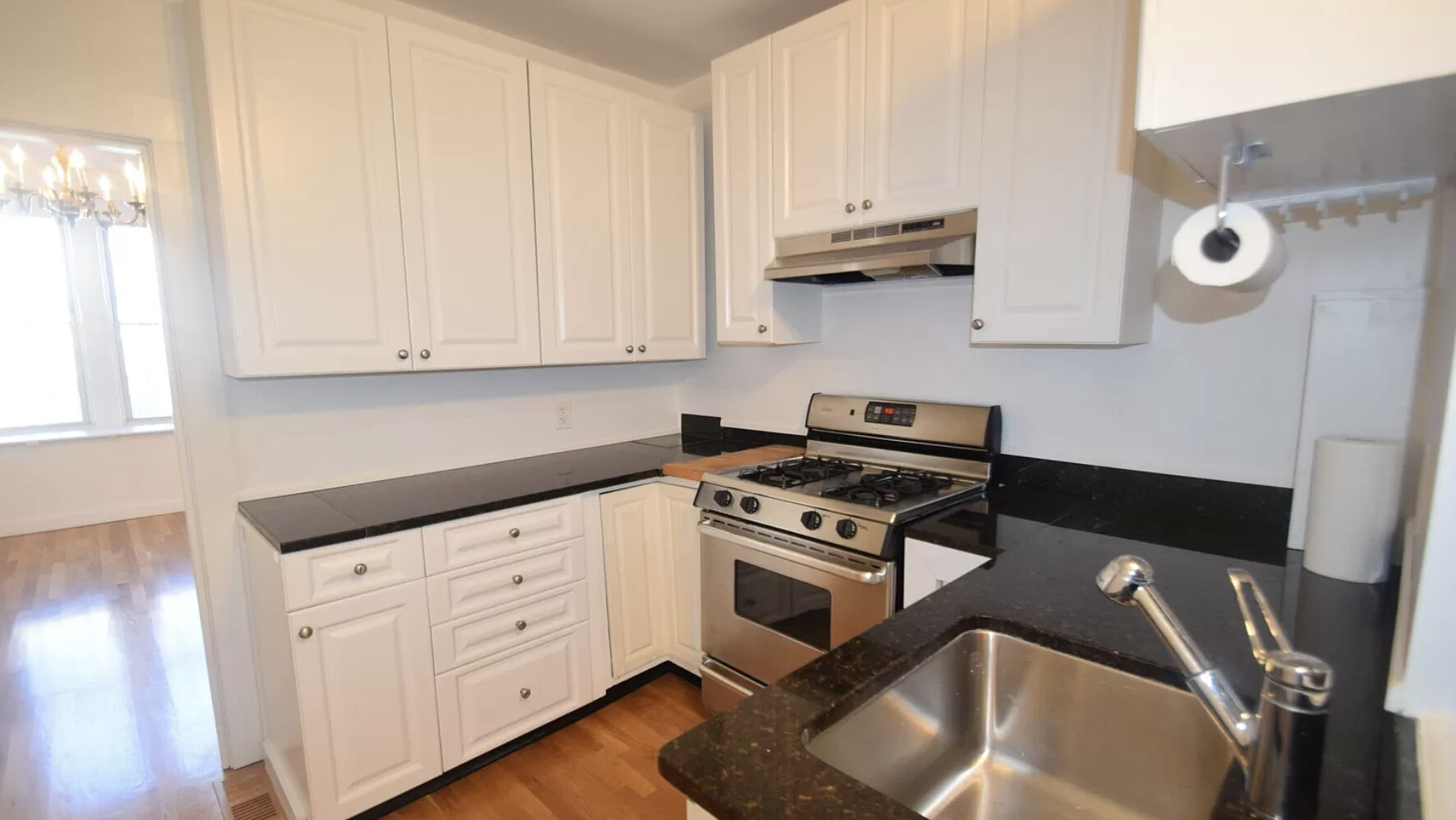 682 Parker St, Mission Hill