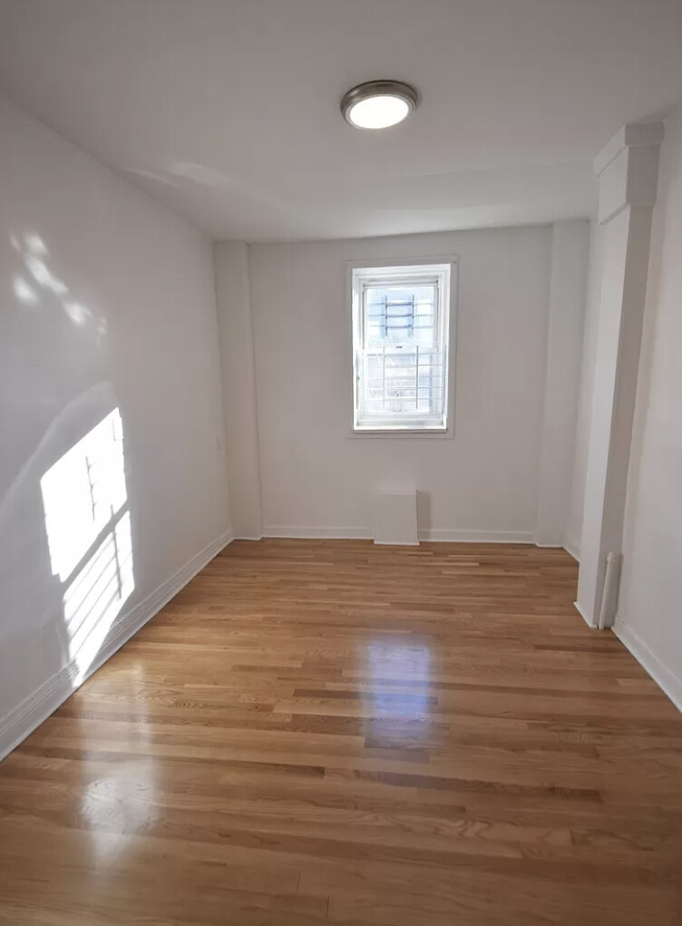 682 Parker St, Mission Hill