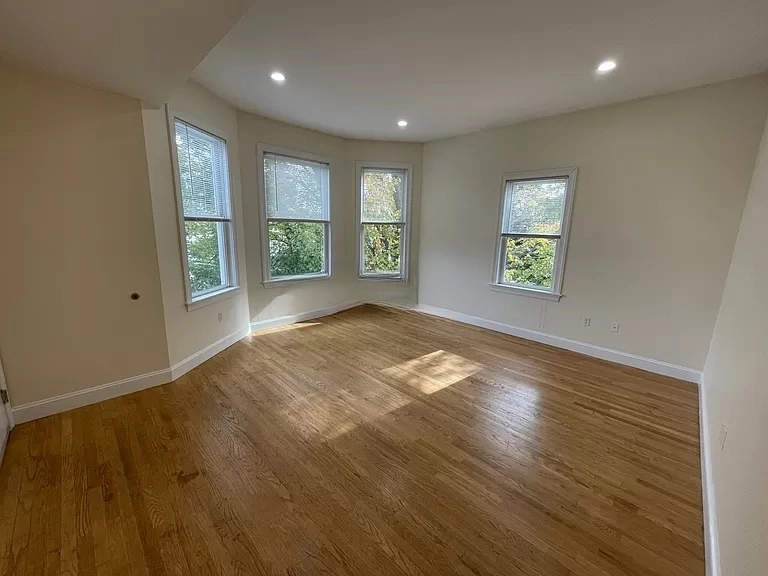 9 Gardner Ter, Allston