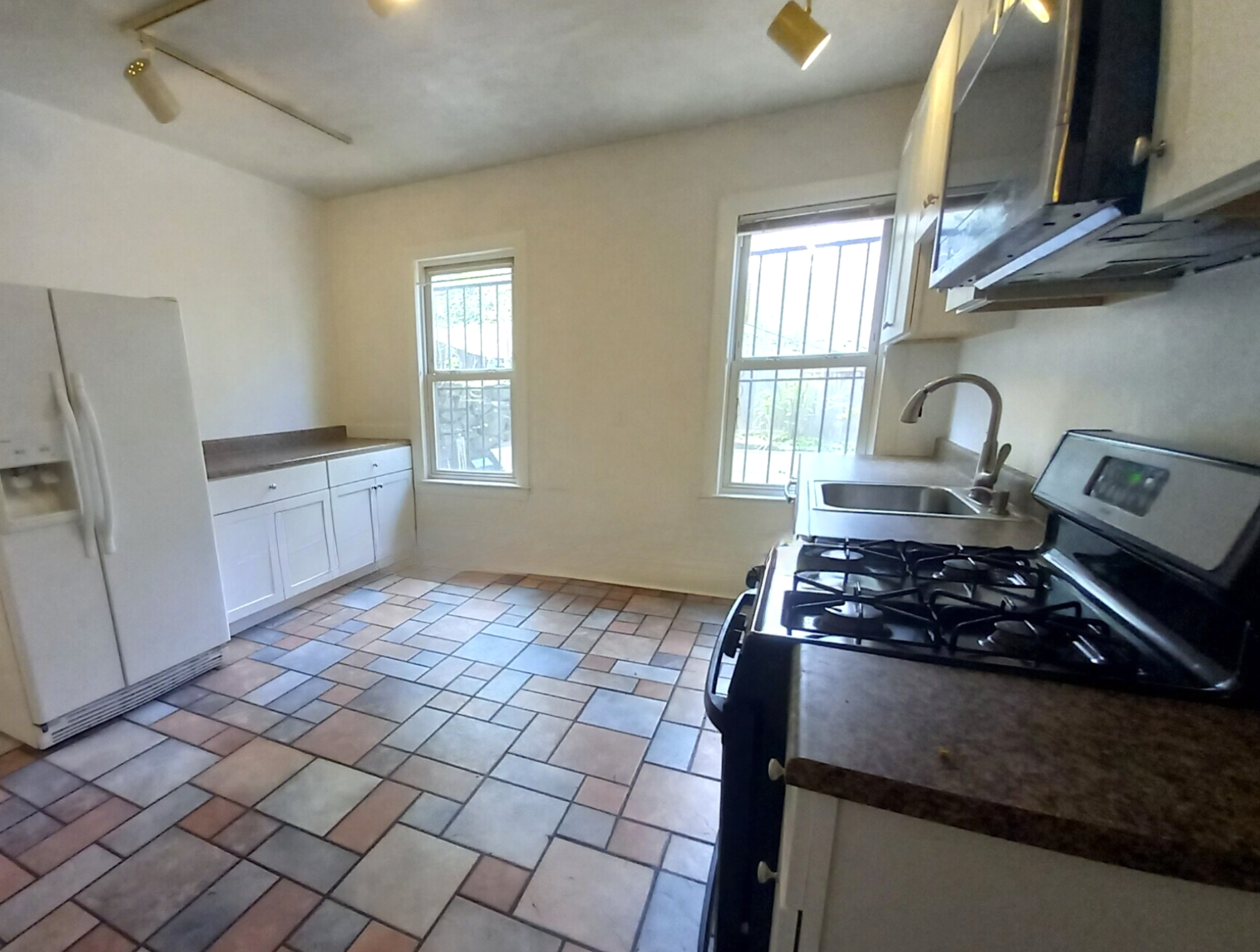 8 Sewall St, Mission Hill