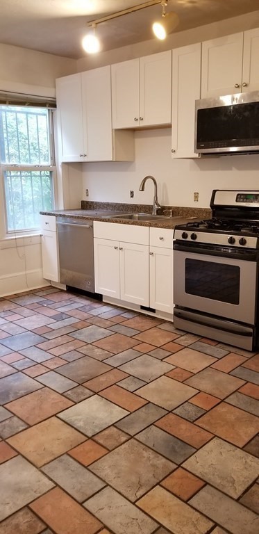 8 Sewall St, Mission Hill