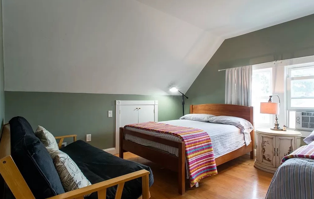 17 Holman St, Allston