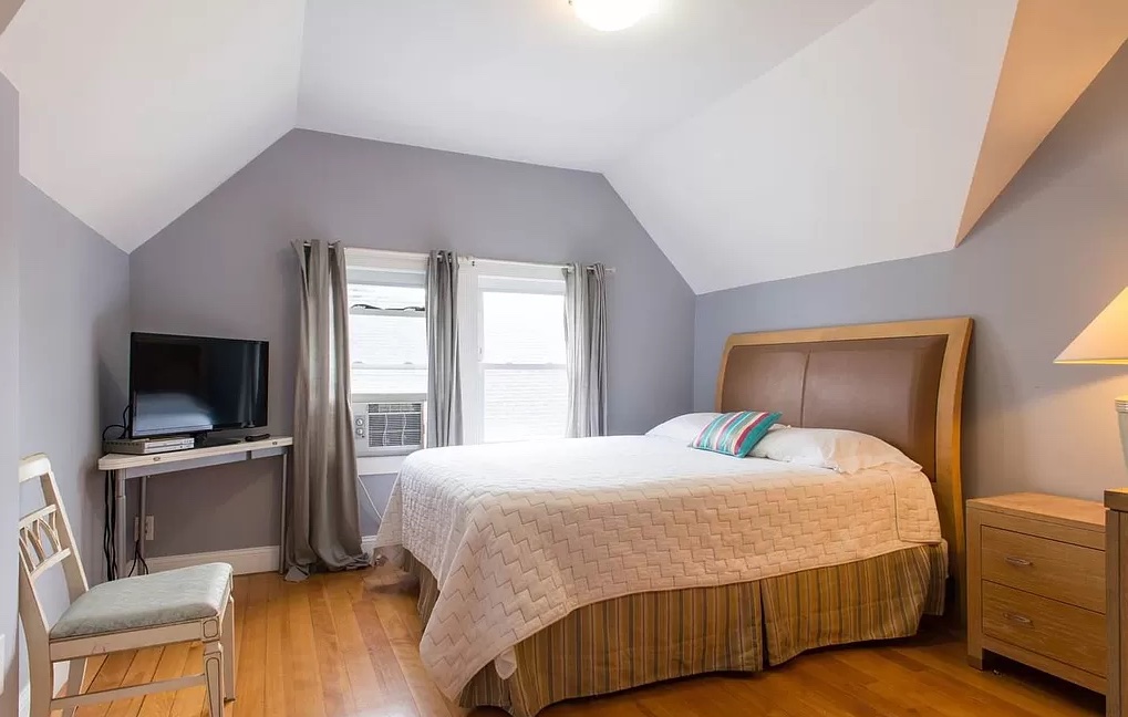 17 Holman St, Allston