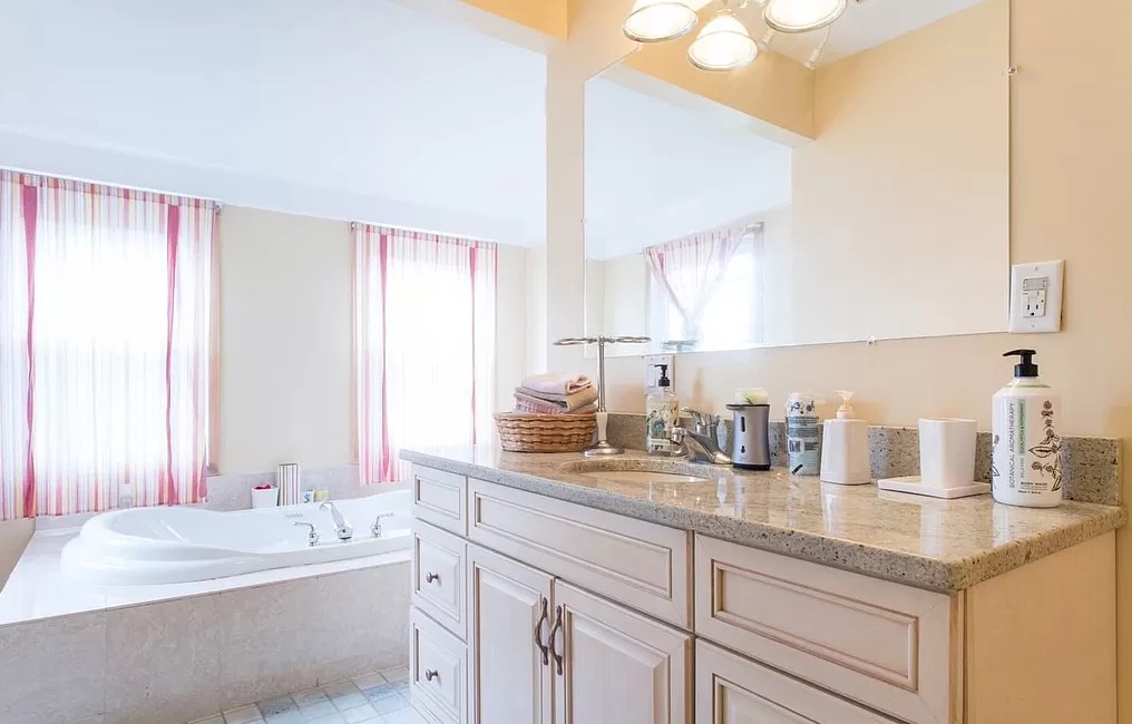 17 Holman St, Allston