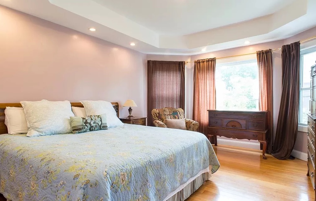 17 Holman St, Allston