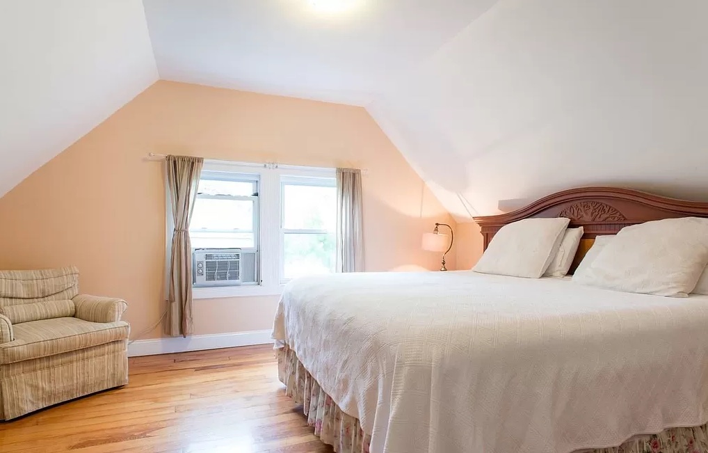 17 Holman St, Allston