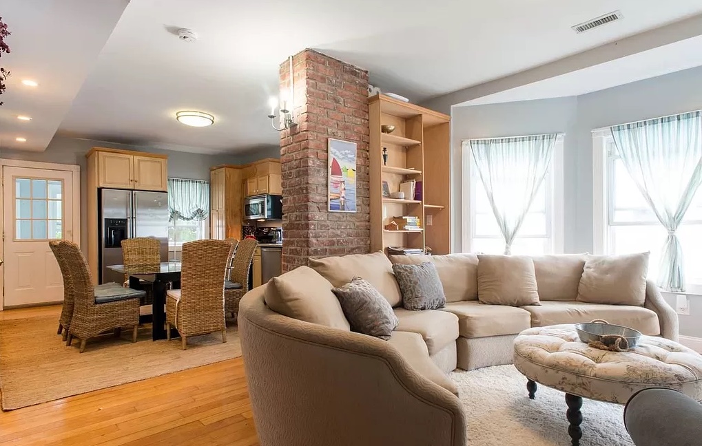 17 Holman St, Allston