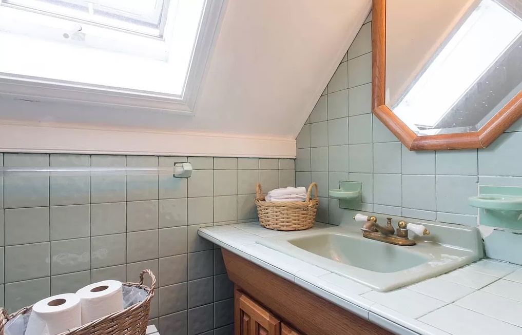 17 Holman St, Allston