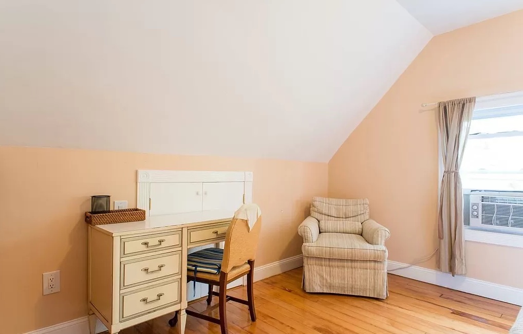 17 Holman St, Allston