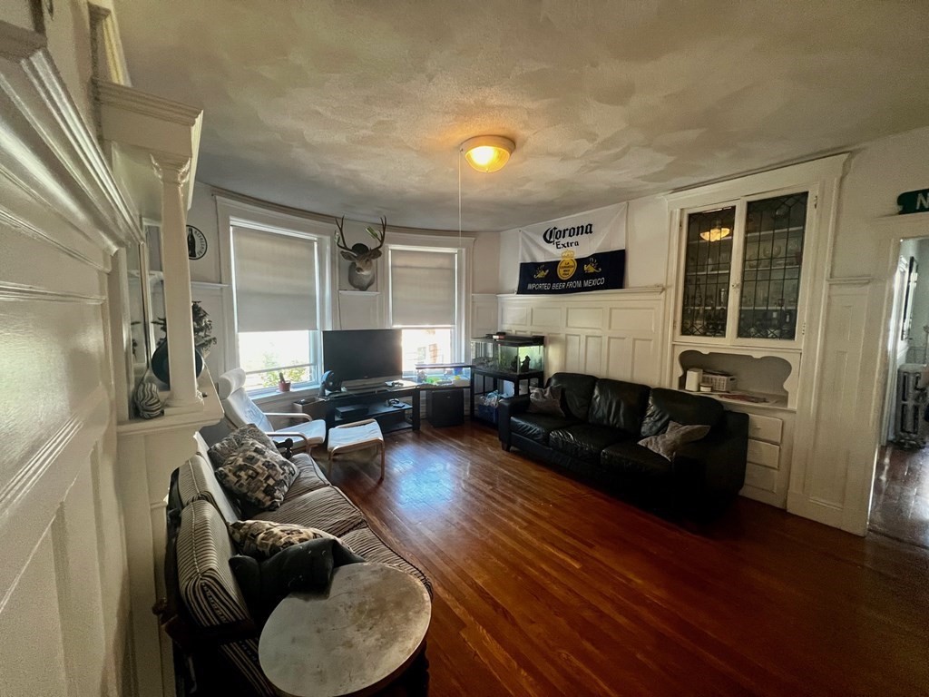 811 Centre St, Jamaica Plain