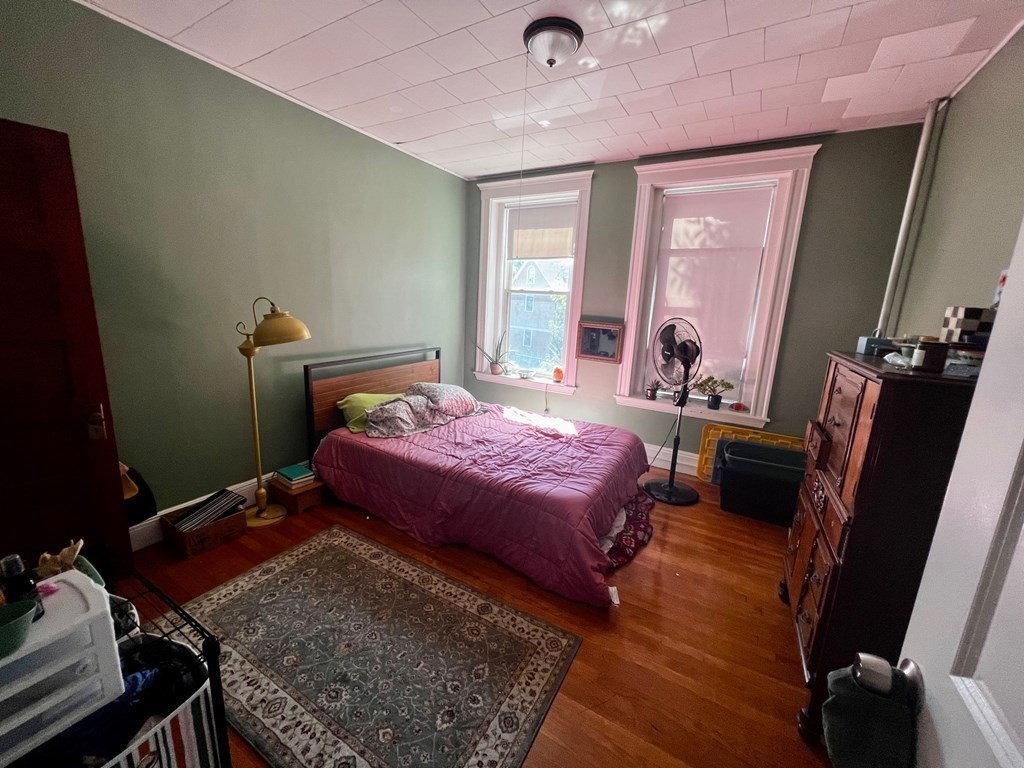 811 Centre St, Jamaica Plain