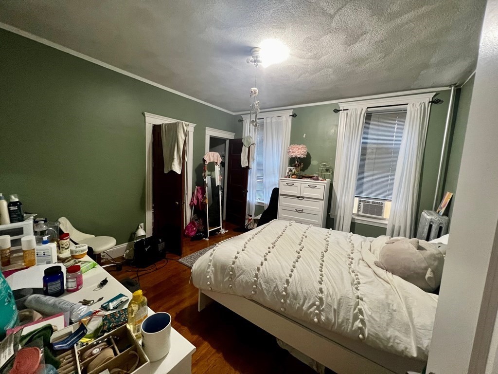 811 Centre St, Jamaica Plain