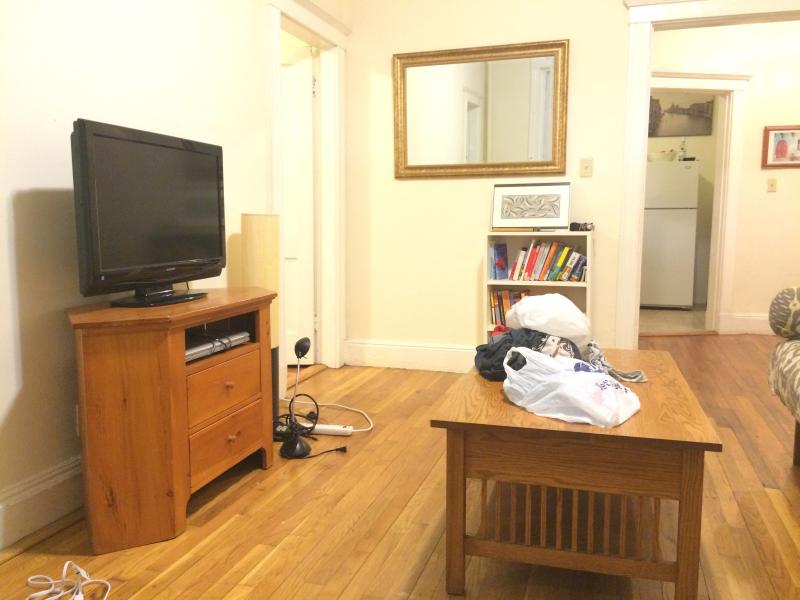 1728 Commonwealth, Brighton