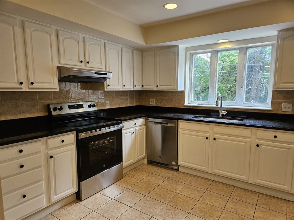 115 Langley Rd, Newton Center