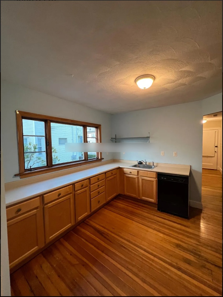 23 Renfrew St, Tufts University