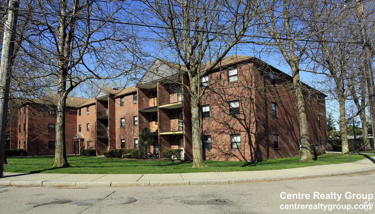 55 Farwell St, Newtonville