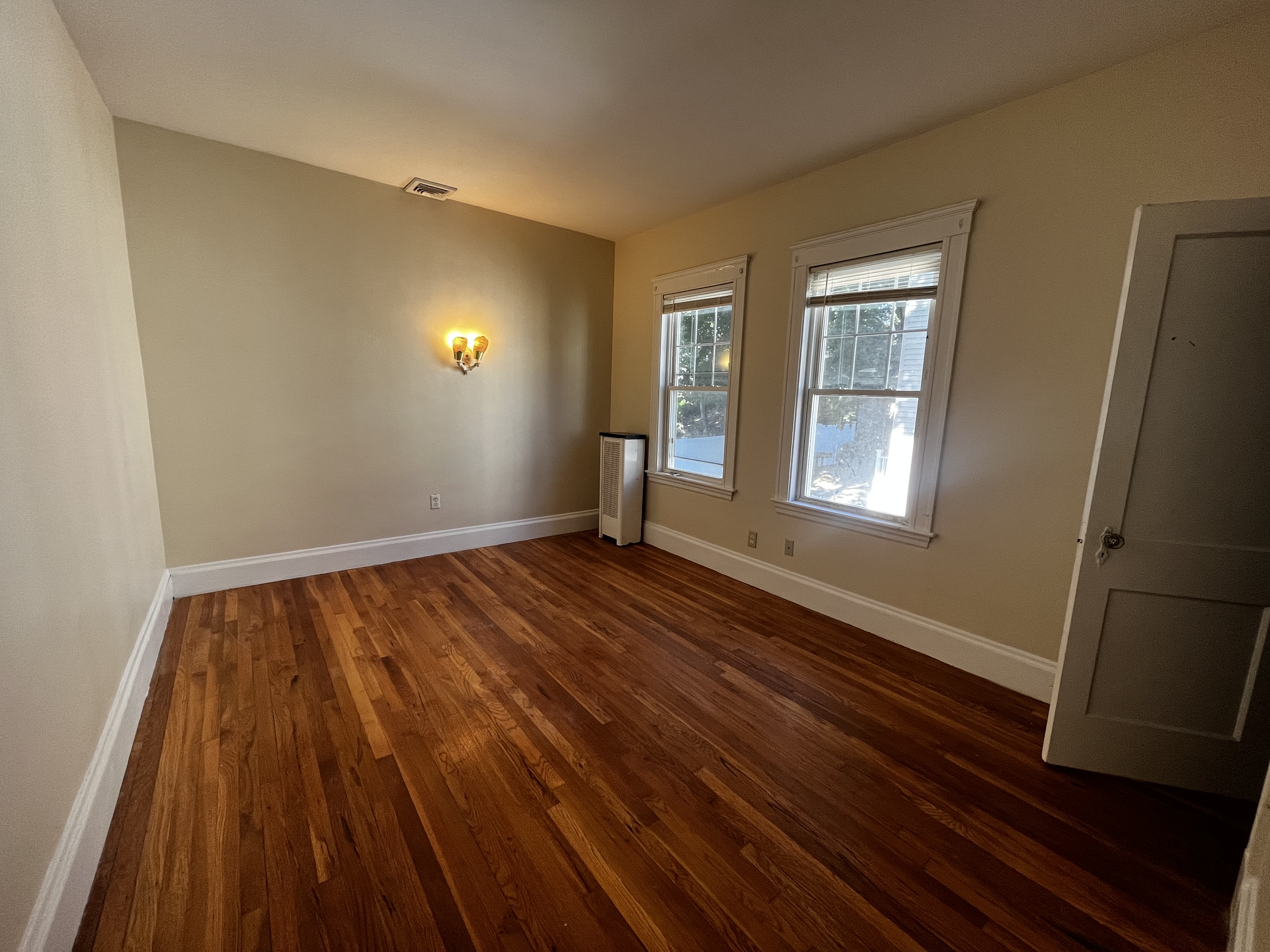 30 Lawrence St, Everett