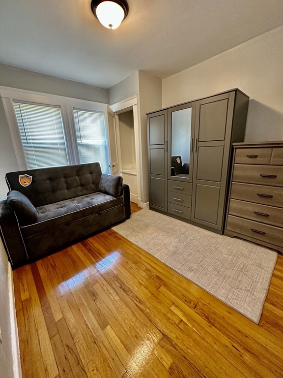 15 Colonial Ave, Newtonville