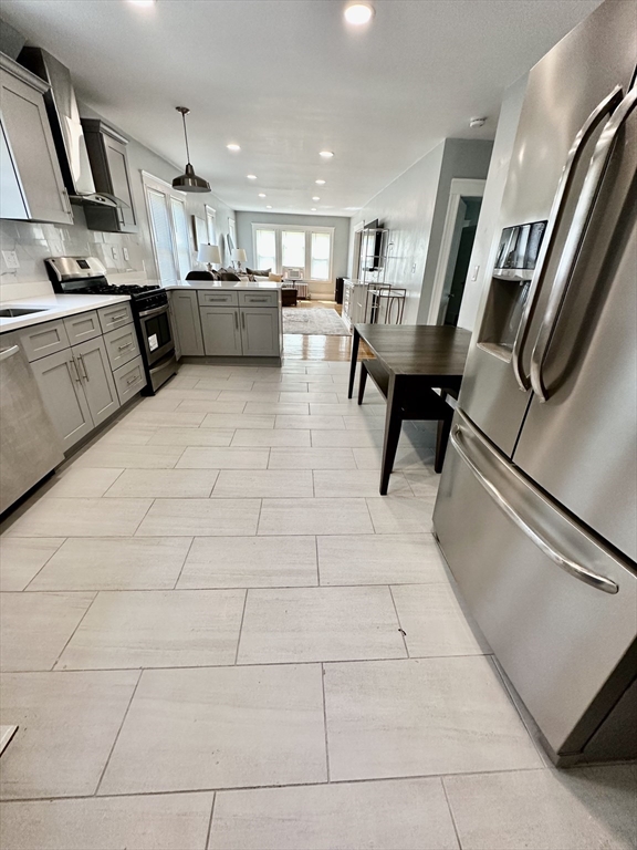 15 Colonial Ave, Newtonville