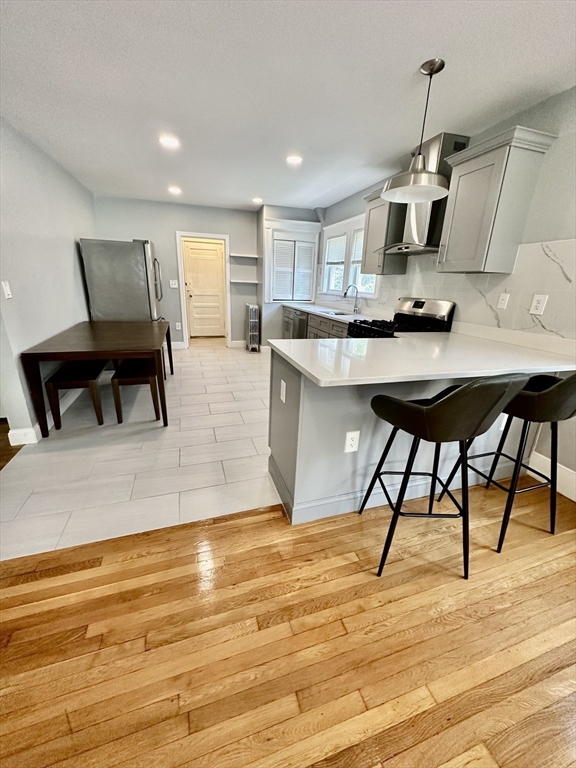 15 Colonial Ave, Newtonville