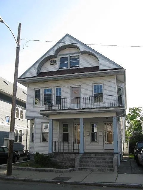 9 Bradford Ave., Medford, MA - 4,350 USD/ month