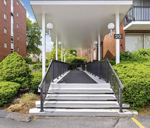 Photos of apartment on Hammond Pond Pkwy.,Chestnut Hill MA 02467