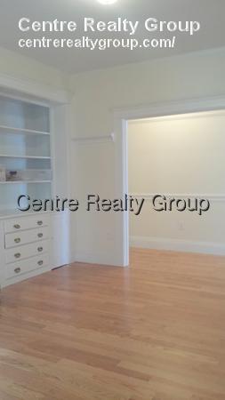 70 Oak Square Ave, Brighton