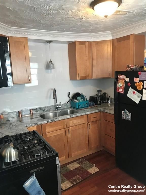 3 bed, 2 bath apartment for rent at 68 Orchard St Unit 2, Medford — photo 2 of 17
