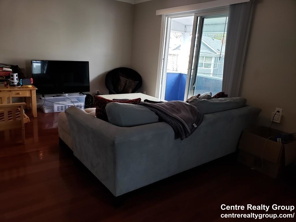 3 bed, 2 bath apartment for rent at 68 Orchard St Unit 2, Medford — photo 5 of 17