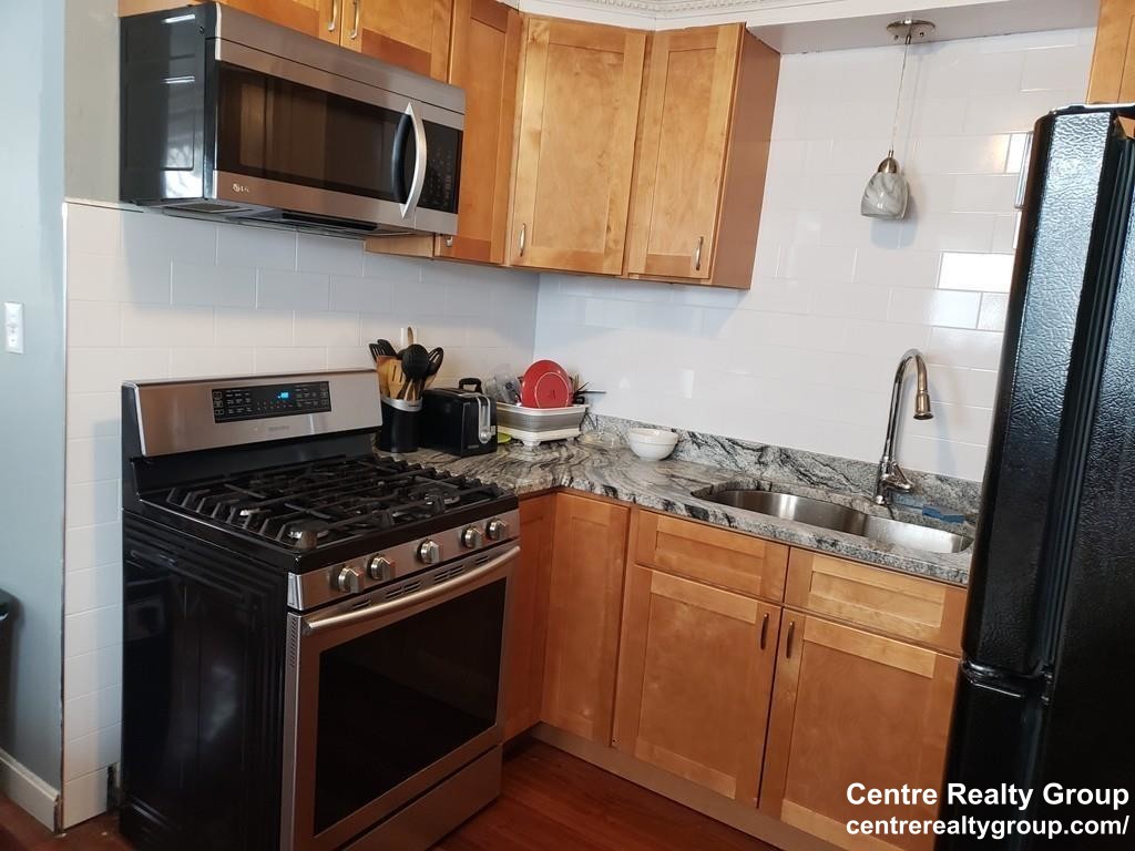 3 bed, 2 bath apartment for rent at 68 Orchard St Unit 2, Medford — photo 1 of 17