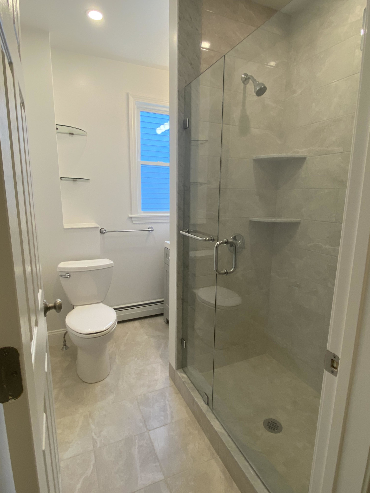 587 Washington St, Oak Square