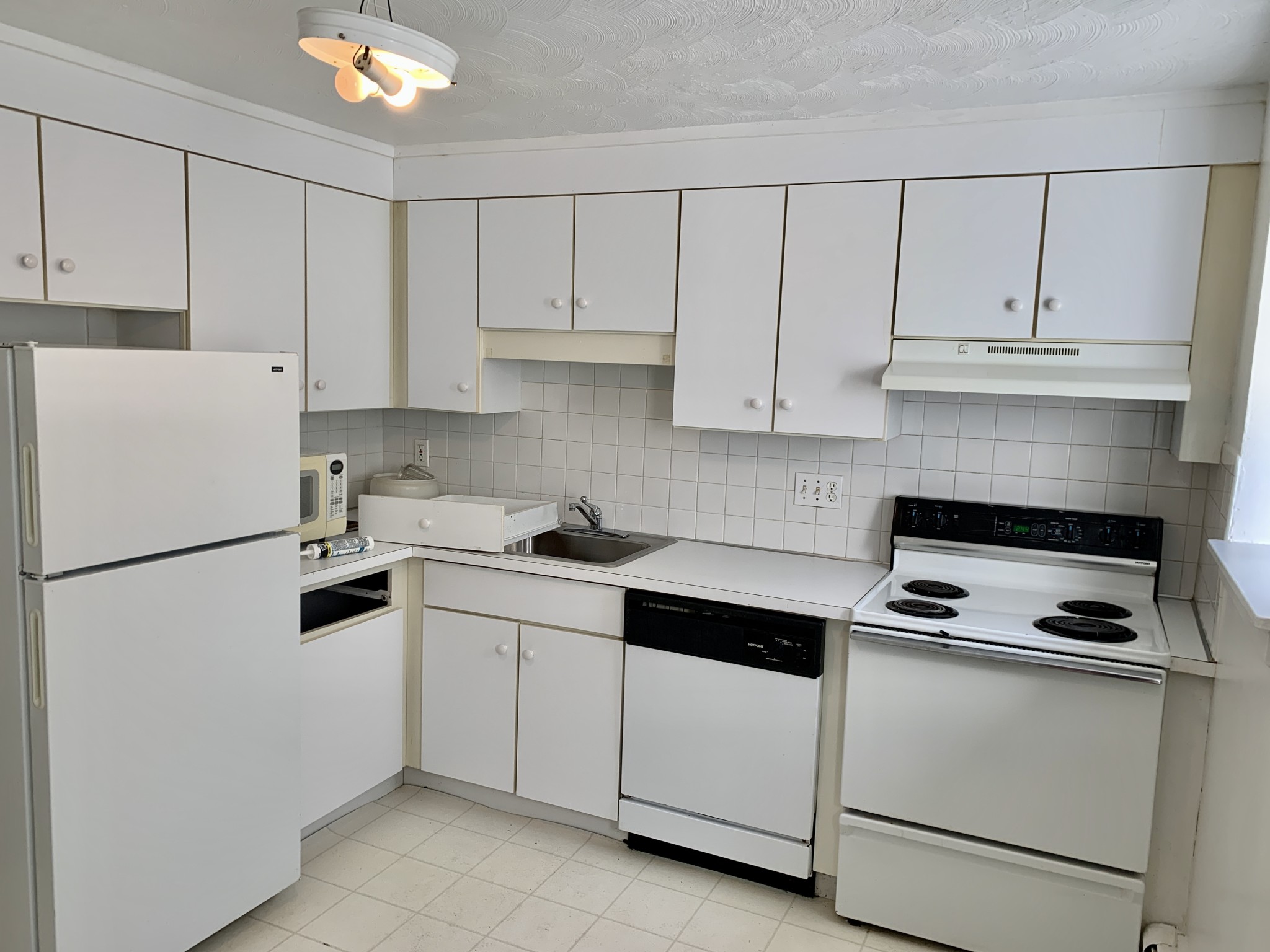 182 Church St, Newtonville