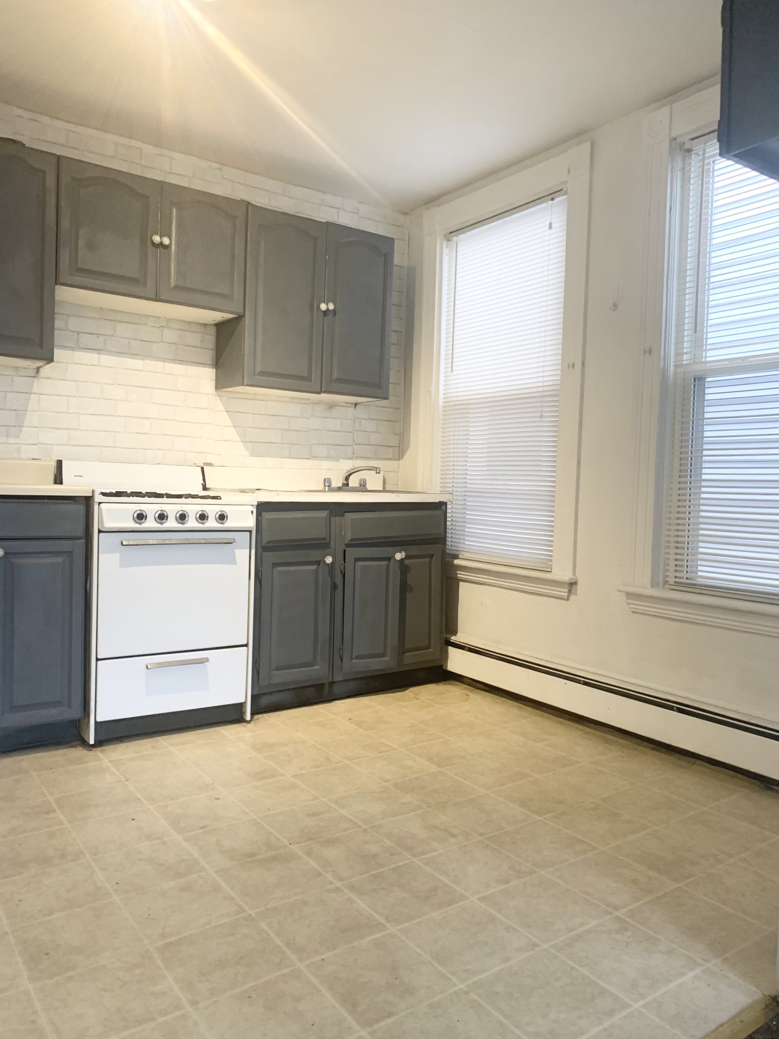 8 Parker Hill Ave, Mission Hill