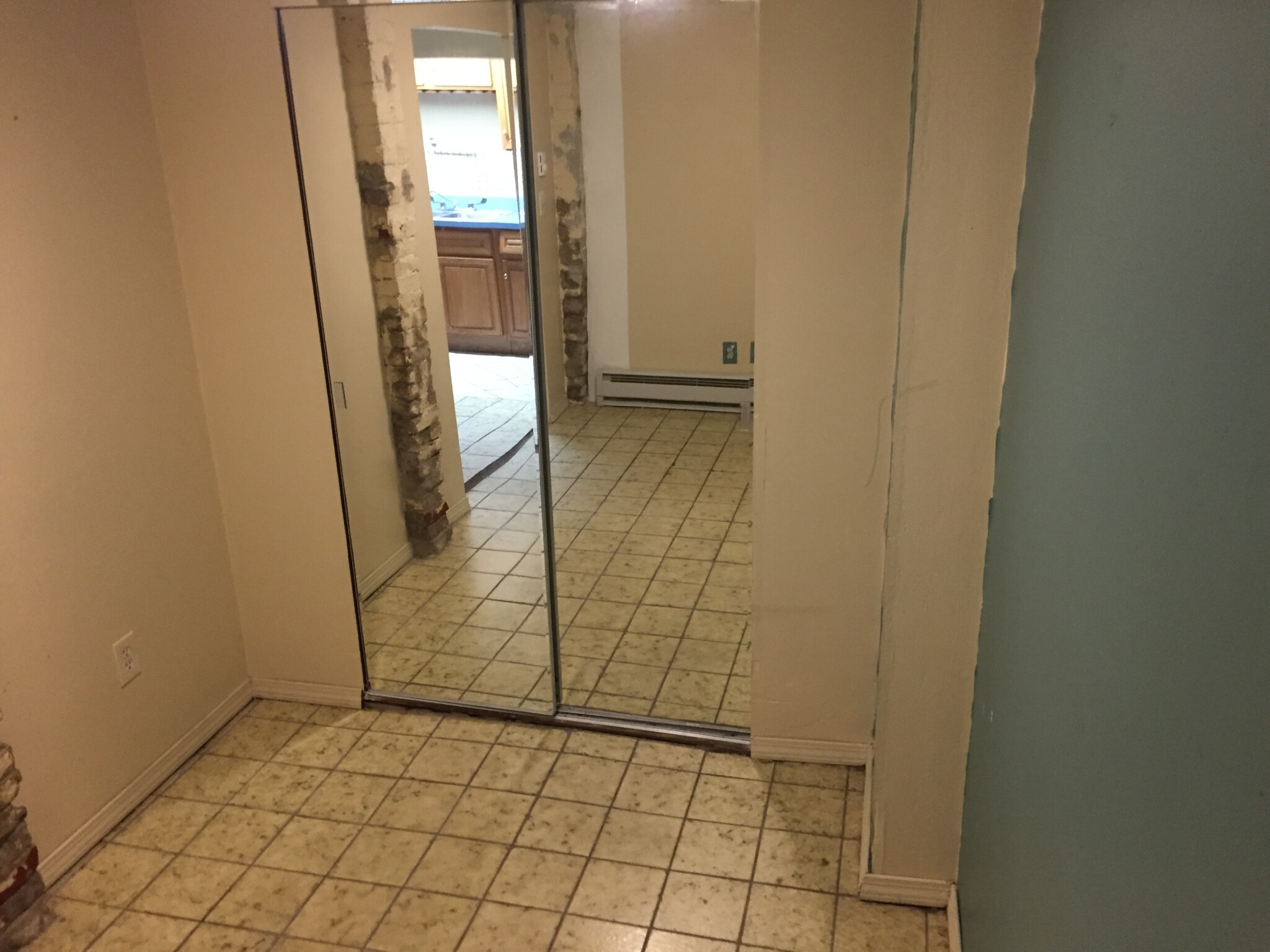 688 Parker St, Mission Hill