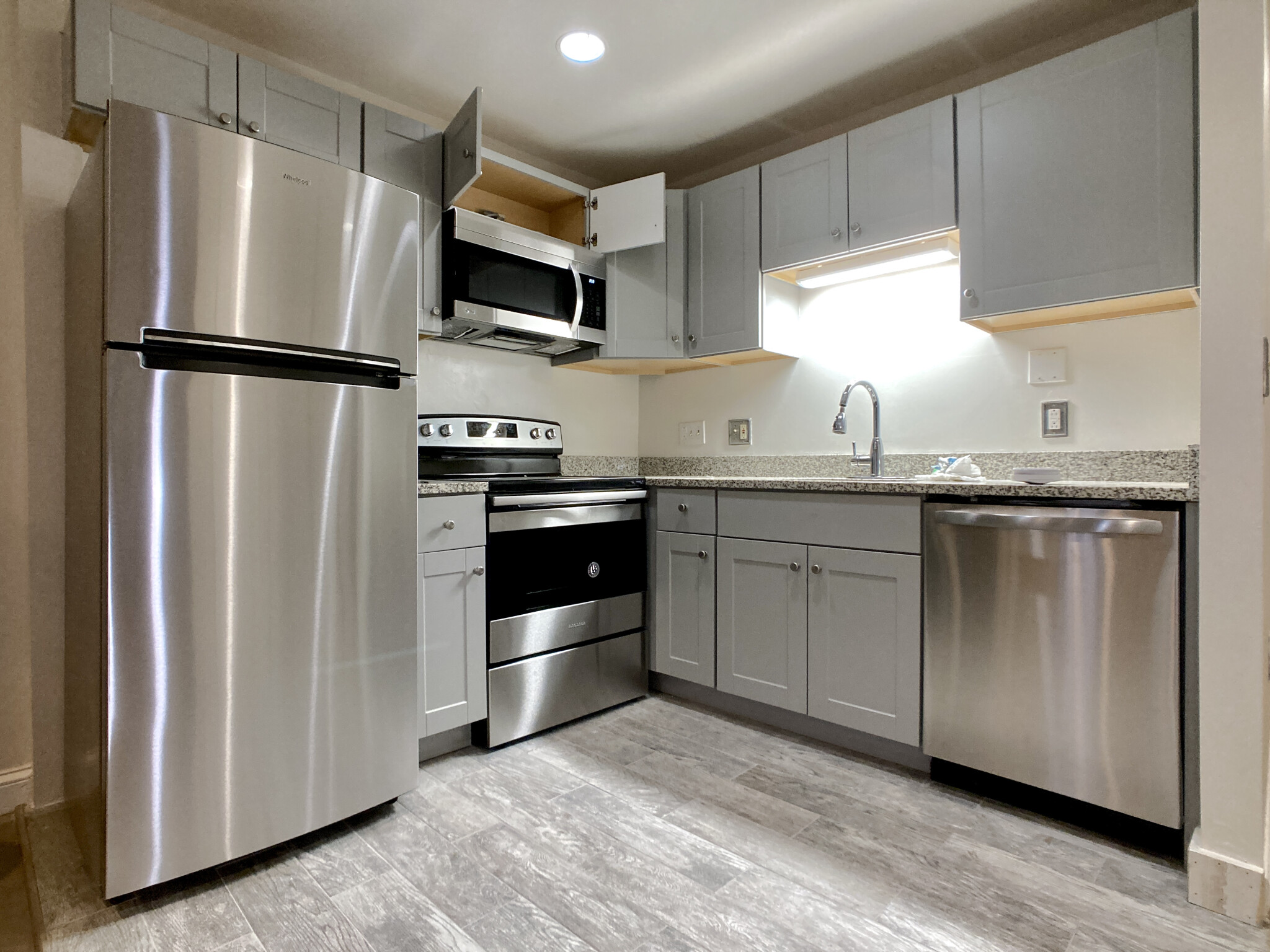 74 Saint Stephen St, Fenway