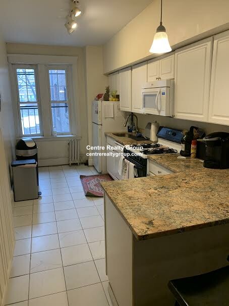 1868 Commonwealth Ave, Brighton