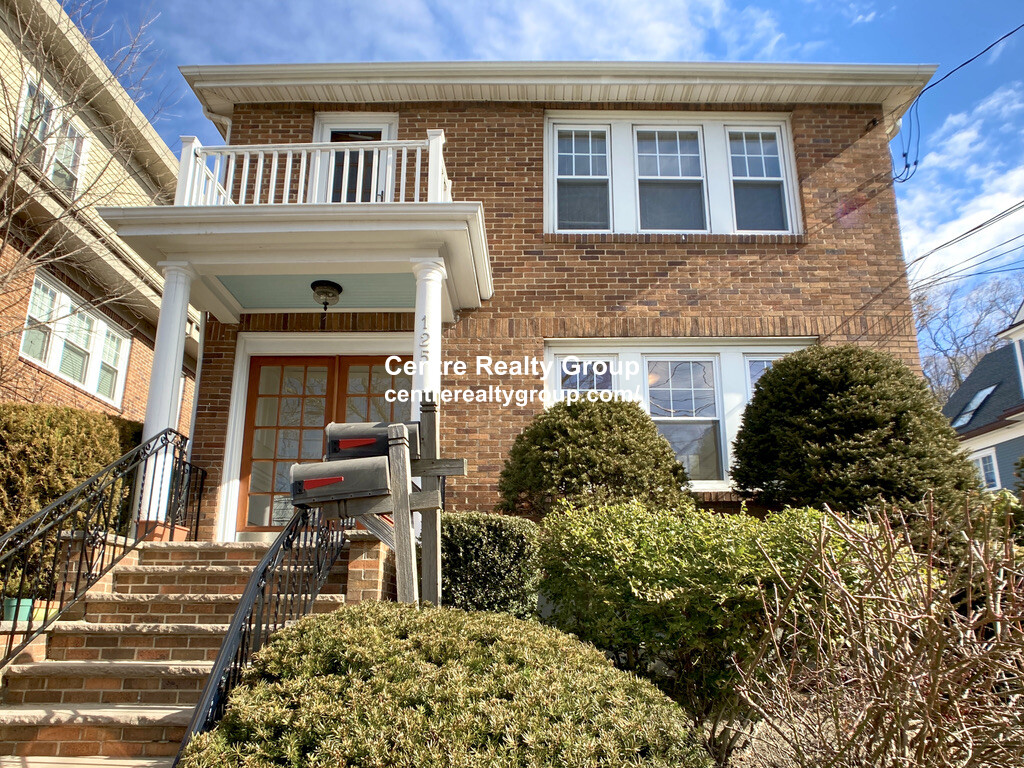 125 Westbourne Ter, Longwood