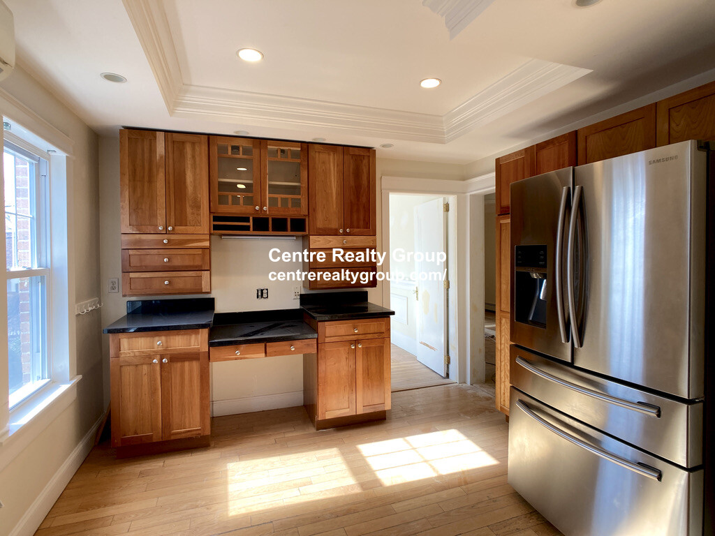 125 Westbourne Ter, Longwood