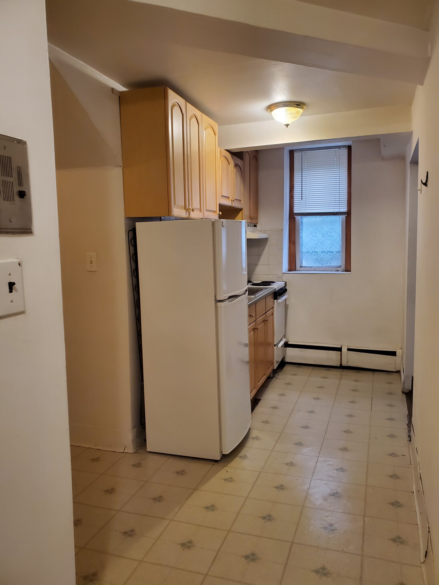 1 bed, 1 bath apartment for rent at 198 Saint Paul St Unit 1B, Brookline — photo 2 of 6
